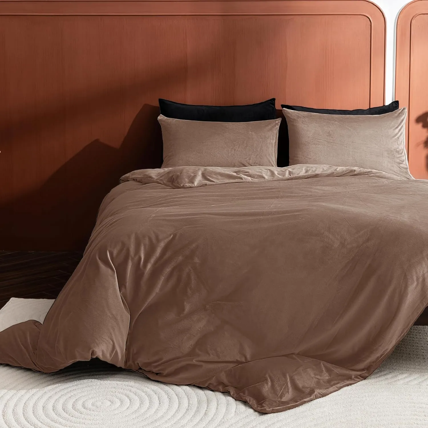 2 Pack Zippered Velvet Standard Pillowcases, Super Soft and Cozy Luxury Fuzzy Flannel Pillow Cases with Zipper, 20x26 Inches, Brown