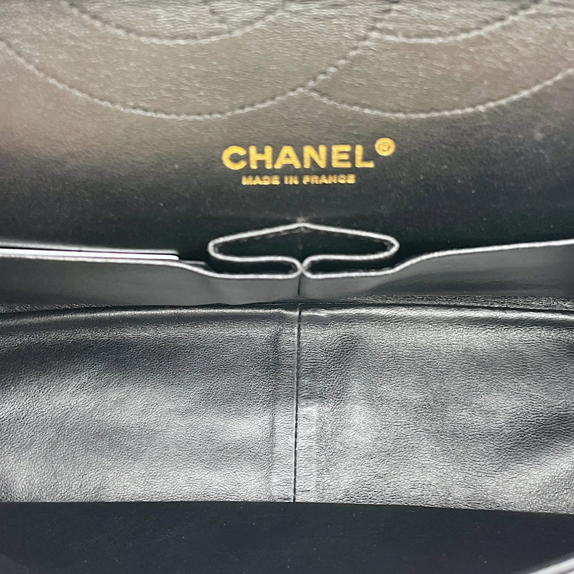 2.55 Reissue (31cm) Black Shoulder Bag in Distressed Leather, Gold hardware