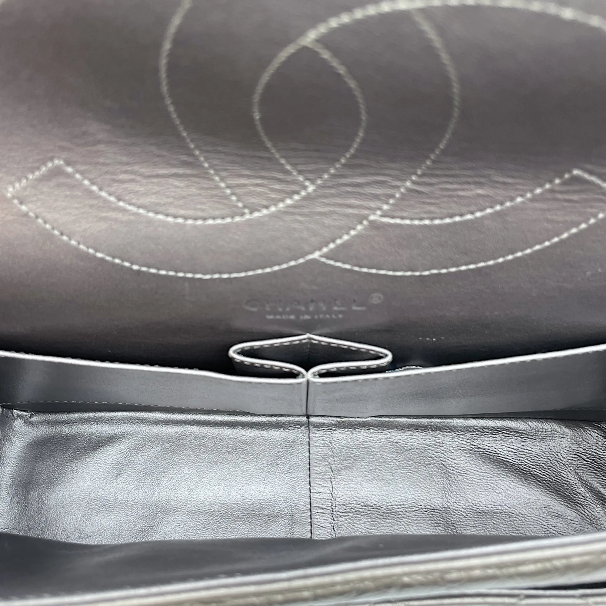 2.55 Reissue Silver Shoulder Bag in Distressed Leather, Ruthenium hardware
