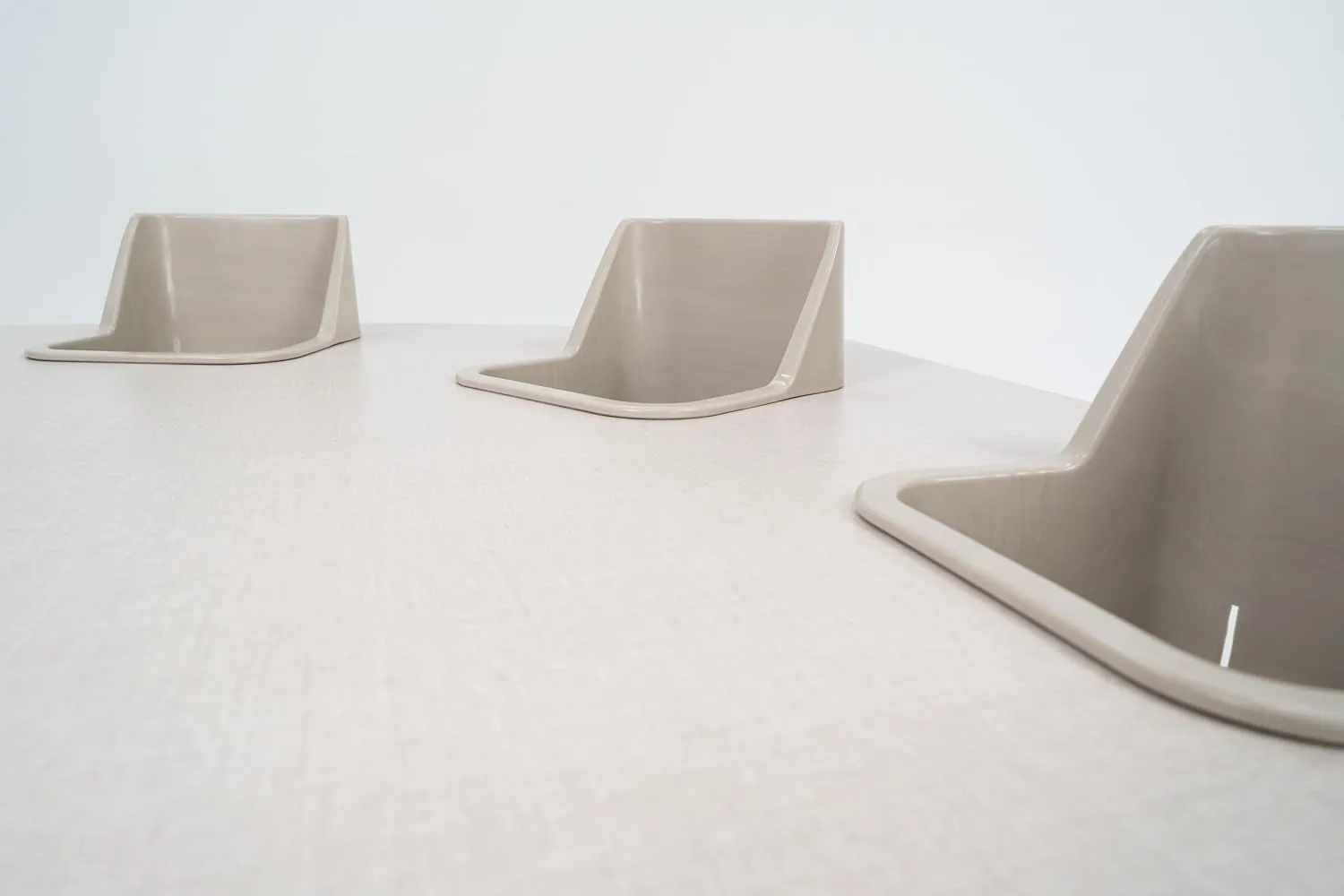 8-Seat Feeding Table, Natural Linen Top, Sand Seats