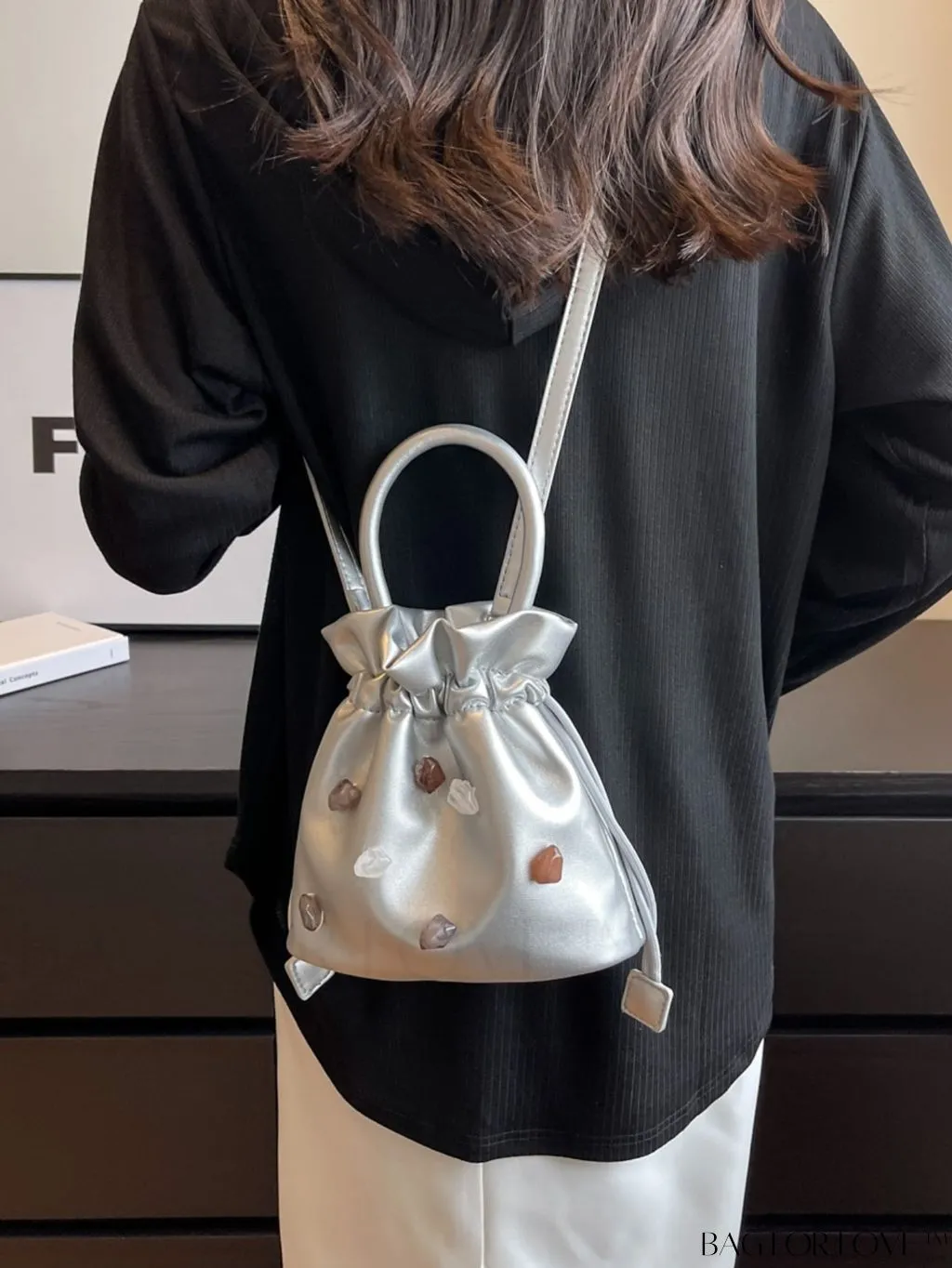 BagForLove - Chic Small Silver Bucket-shaped Handbag for Women