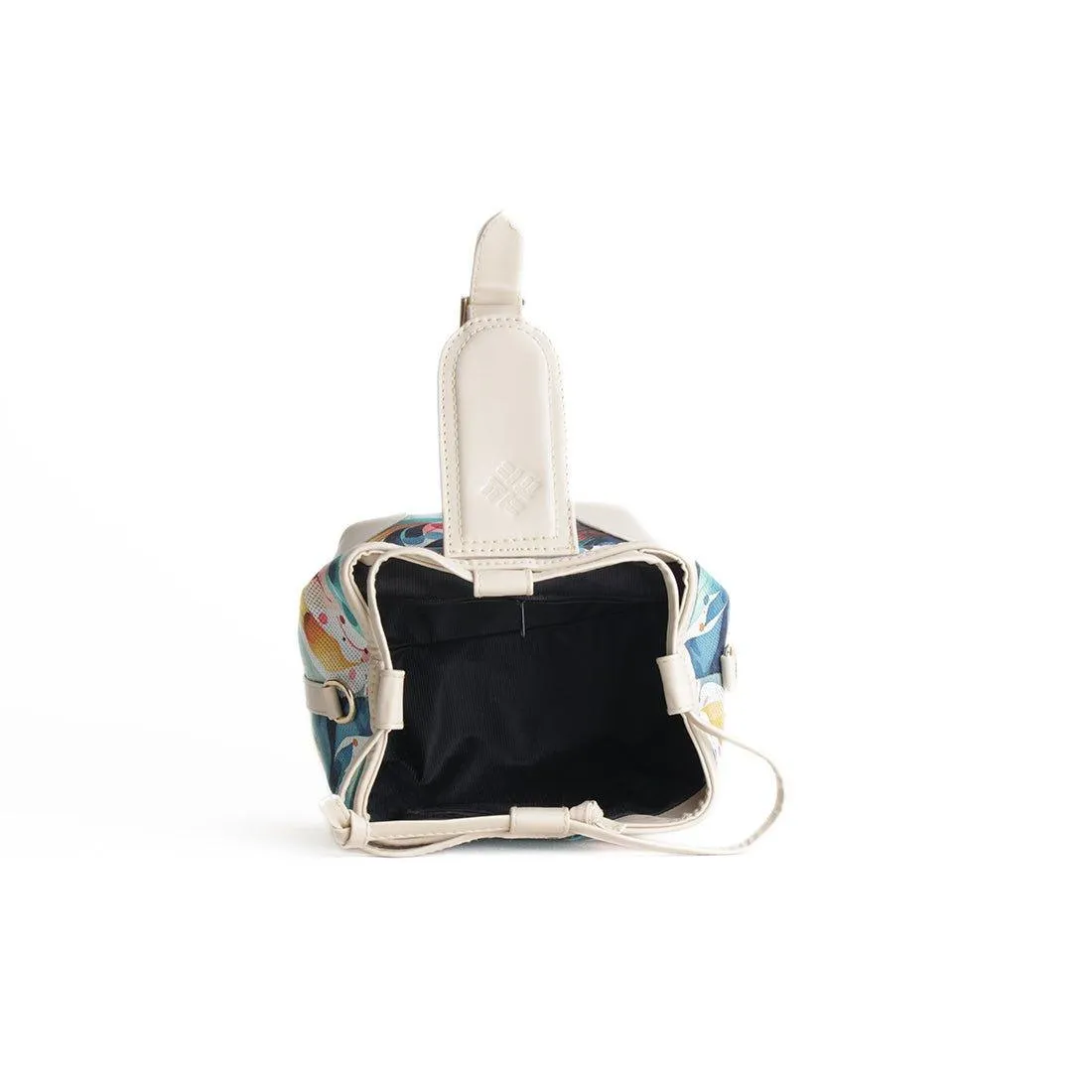 Beige Bucket Bag Featuring Elegant Crane Flight