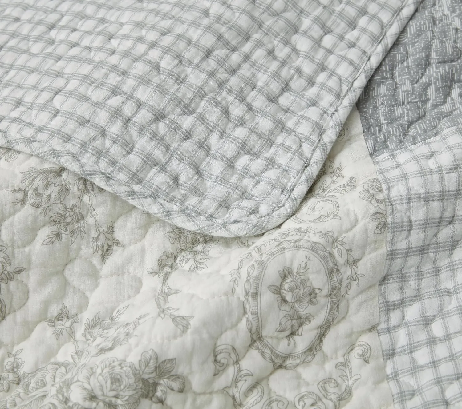 Chezmoi Collection Cooper 3-Piece Muted Gray White Ivory Floral Plaid Patchwork Quilt Set - Pre-Washed Cotton Quilted Lightweight Reversible Bedspread for All Seasons, Oversized King 120x96