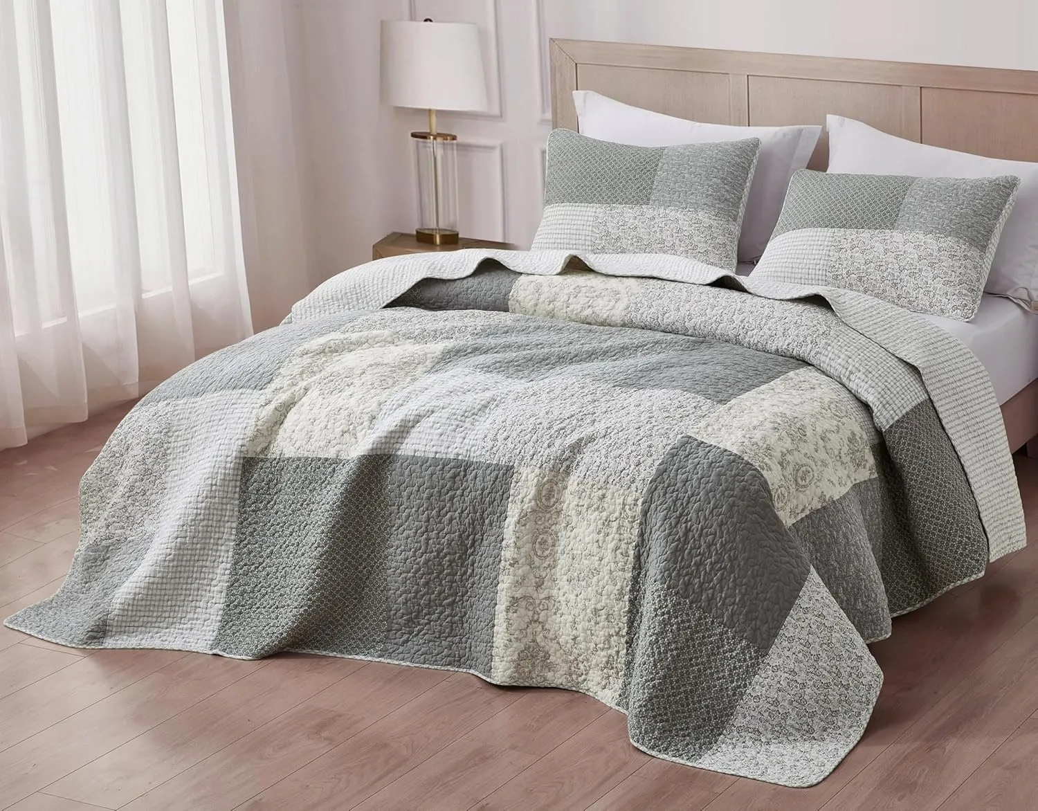 Chezmoi Collection Cooper 3-Piece Muted Gray White Ivory Floral Plaid Patchwork Quilt Set - Pre-Washed Cotton Quilted Lightweight Reversible Bedspread for All Seasons, Oversized King 120x96