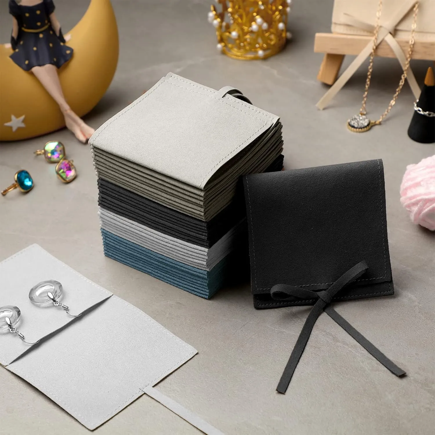 Lothee 40 Pcs Microfiber Jewelry Pouch 8x8 cm Jewelry Packaging Luxury Small Gift Bags Bow Tie Microfiber Bag for Bracelet Necklace Packaging,Envelope Style with String and Divider(Mix Color)