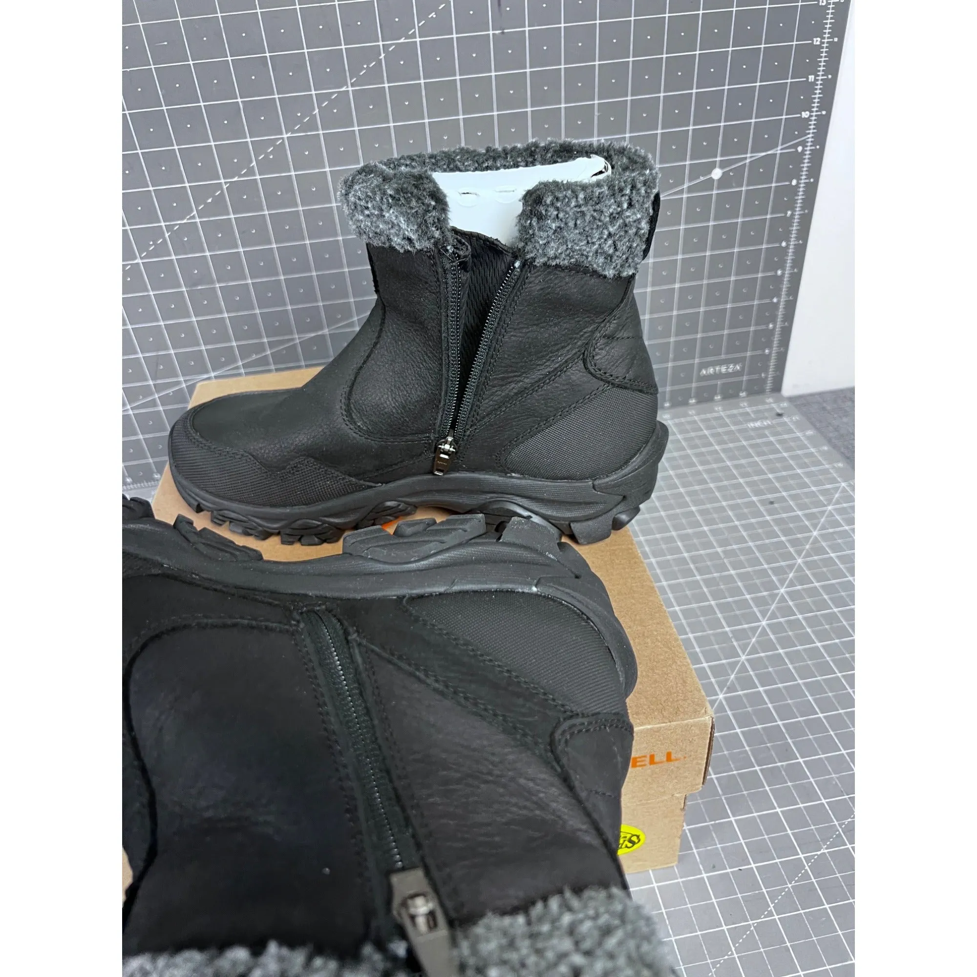 Merrell Women’s Coldpack 3 Thermo Mid Waterproof Arctic Grip Boots  9.5 US New