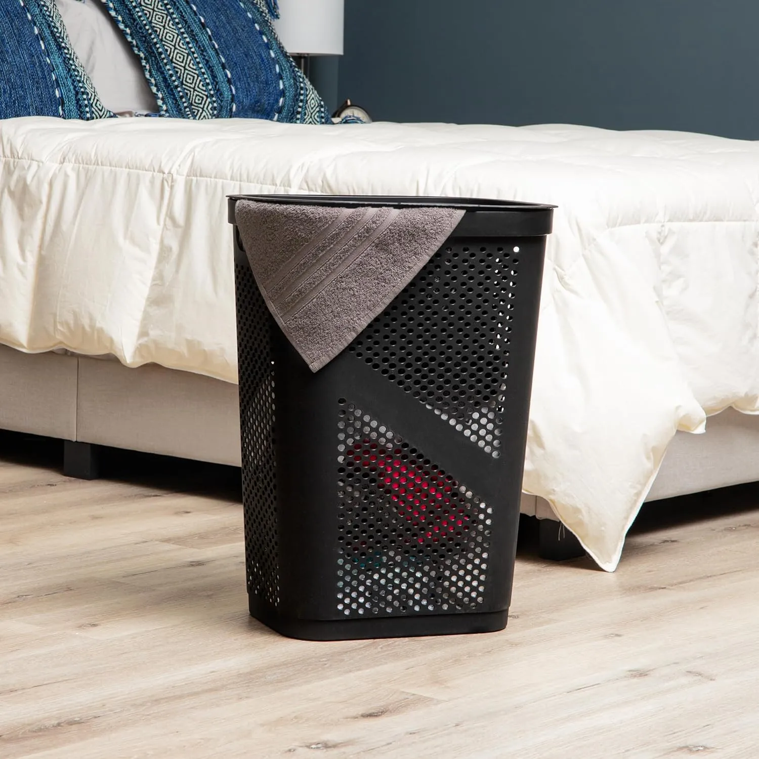 Mind Reader 60L Slim Laundry Hamper, Clothes Basket, Lid, Ventilated, Plastic, 17.25"L x 13.75"W x 23.5"H, Black