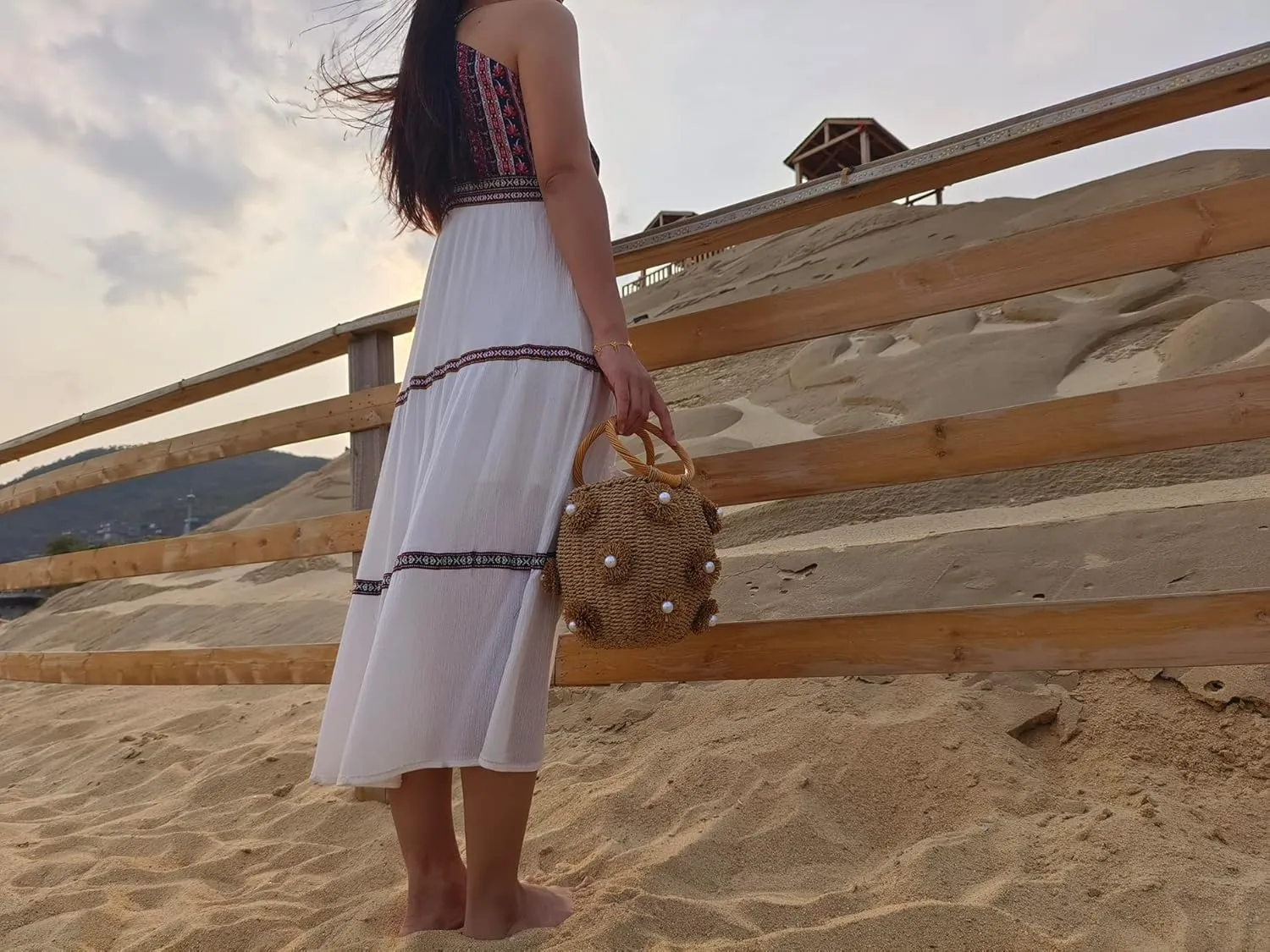 Pearl Flower Straw Woven Tote Bag Summer Beach Rattan Handle Bucket Bag Straw Purses and Handbags for Women