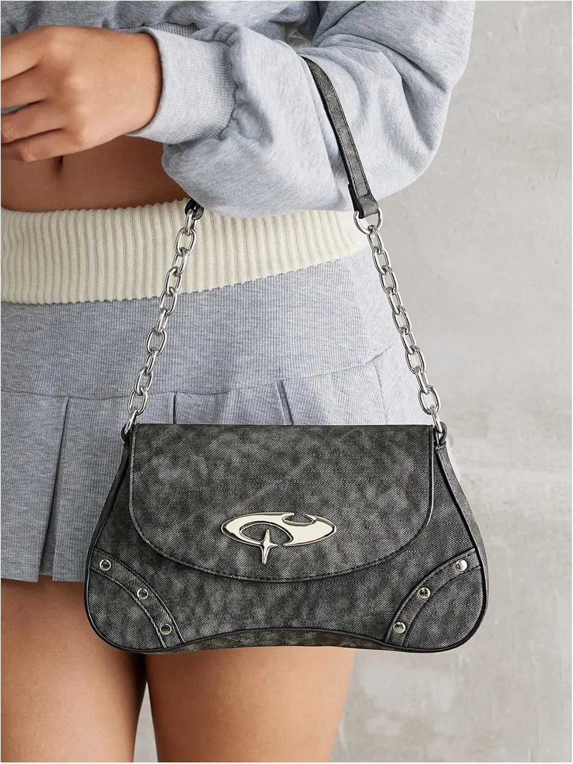 QWINEE Women's Y2K Studded Denim Shoulder Bag Flap Chain Strap Small Underarm Purse Street Handbags
