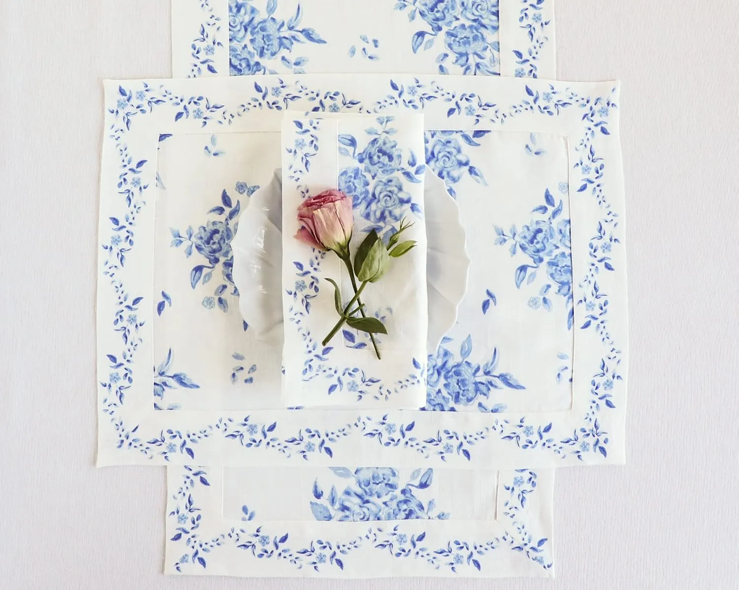 Solino Home Blue Floral Cloth Napkins Set of 4-100% Pure Linen Dinner Napkins 20 x 20 Inch for Spring, Summer - Handcrafted and Machine Washable - Jolie Fleur Print