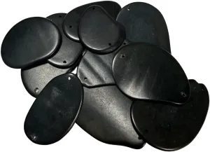 Tagua Beads/Slices/Chips. 20 Chips in Black Color. Jewelry Making Crafts DIY. Size: 4x3 cm. Approx. Top Drilled, 2 Holes. Woodwork, Corozo. Vegetable Ivory Nut from Colombia