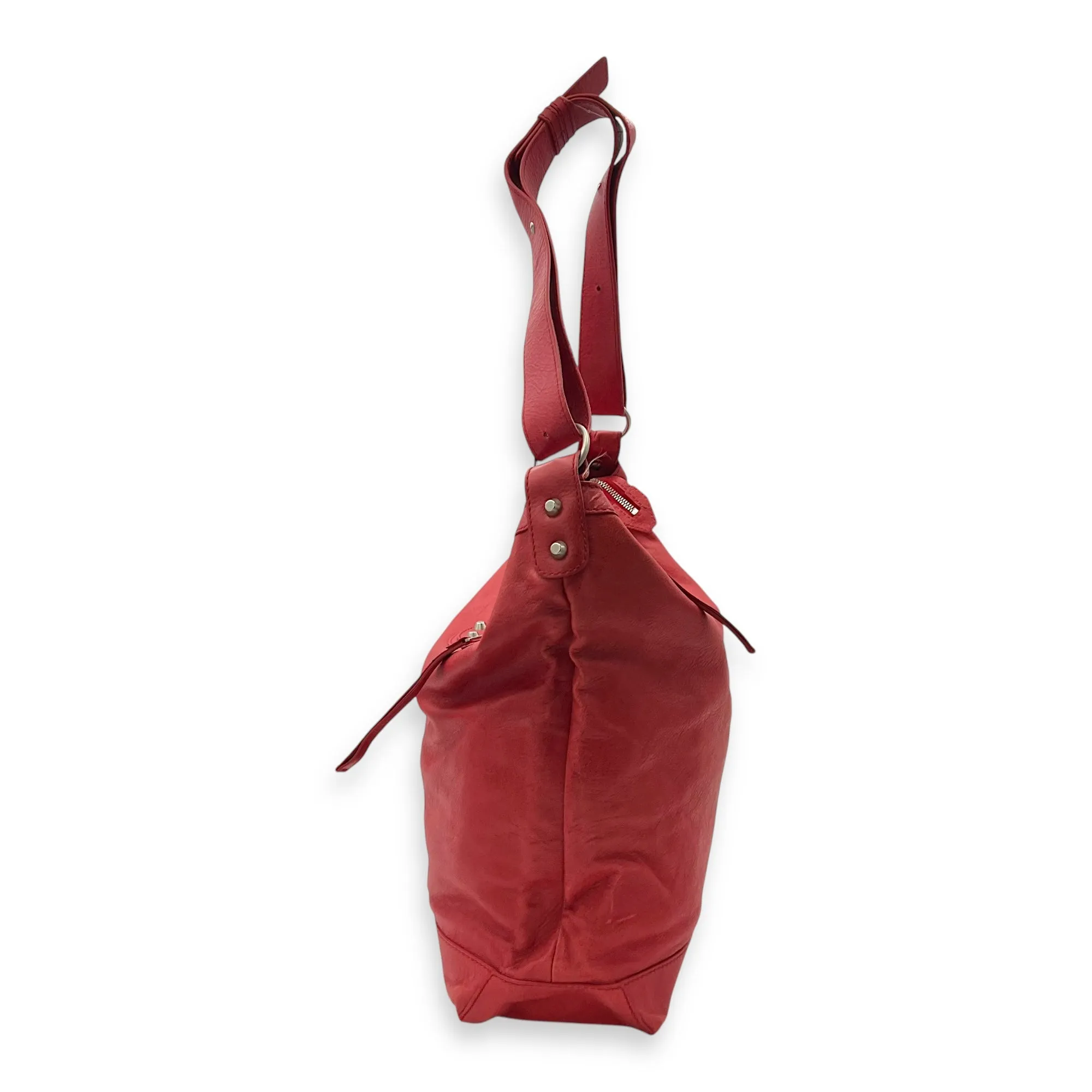 Vara Shoulder Bag Red in Distressed Leather, Silver hardware