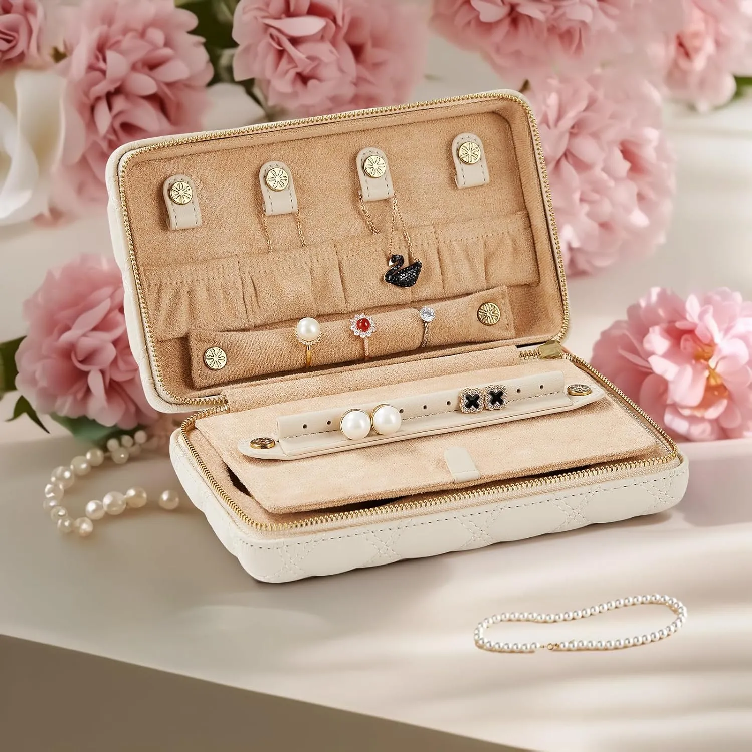 Vee Travel Jewelry Box Organizer,Diamond Quilted Leather Travel Jewelry Case,Jewelry Organiser for Bracelets/Rings/Necklaces,Gift for Women and Girls (Beige)