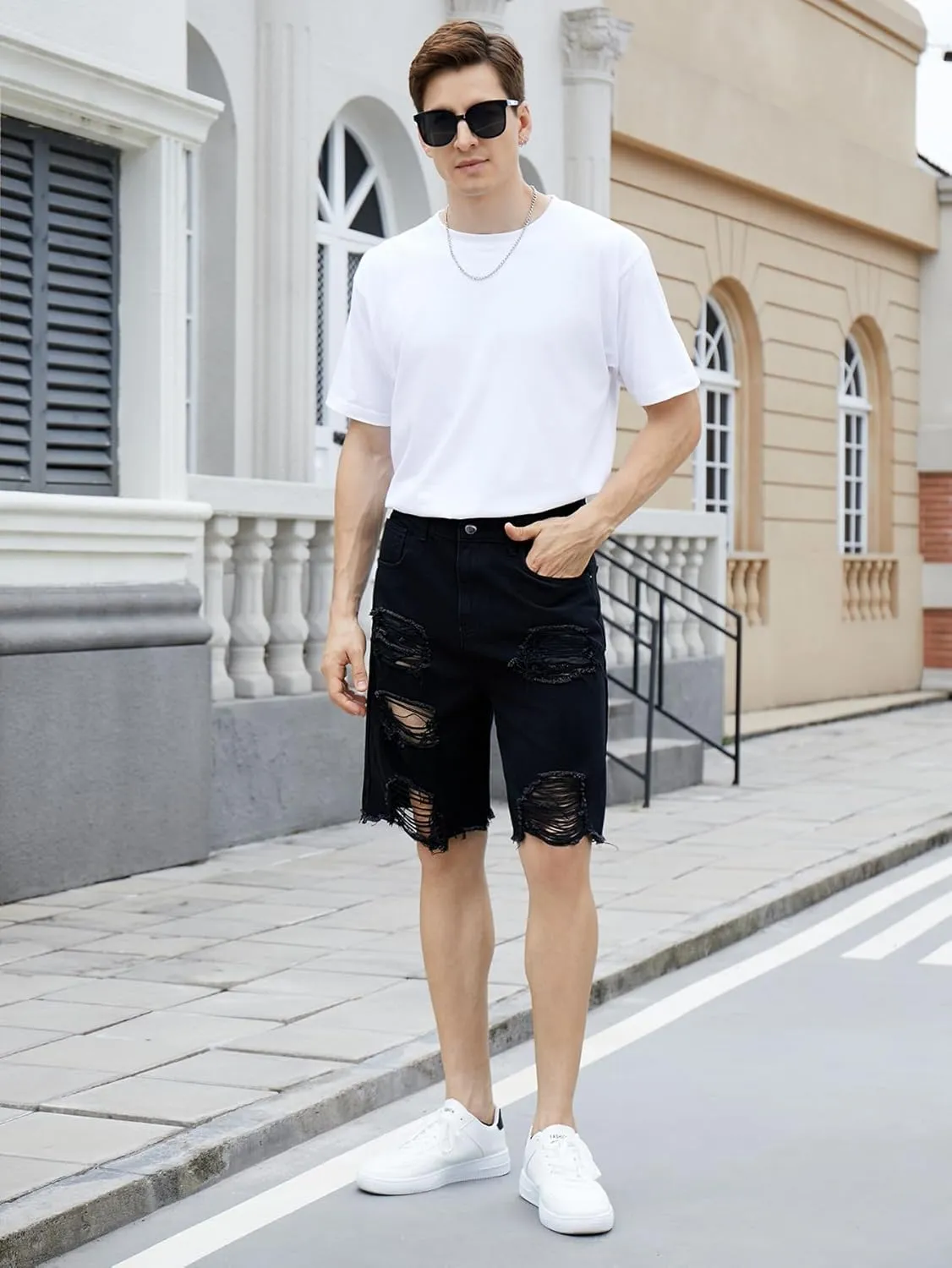 Verdusa Men's Ripped Bermuda Denim Shorts Straight Leg Jean Shorts with Pockets