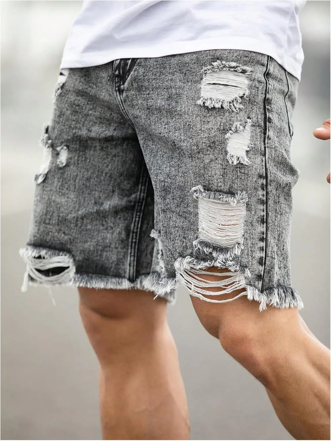 Verdusa Men's Ripped Distressed Raw Hem Straight Leg Denim Shorts