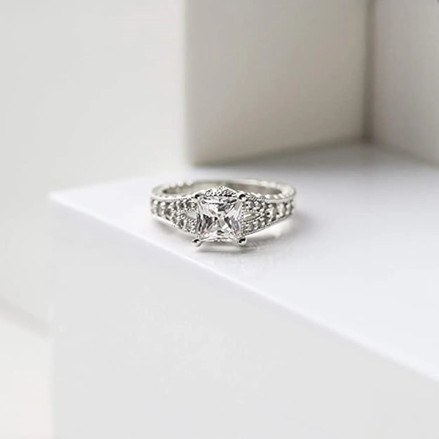 VINSON 2 Ct Princess Cut VVS1 Clarity Colorless Moissanite Diamond nfinity Accent Engagement Ring for Women