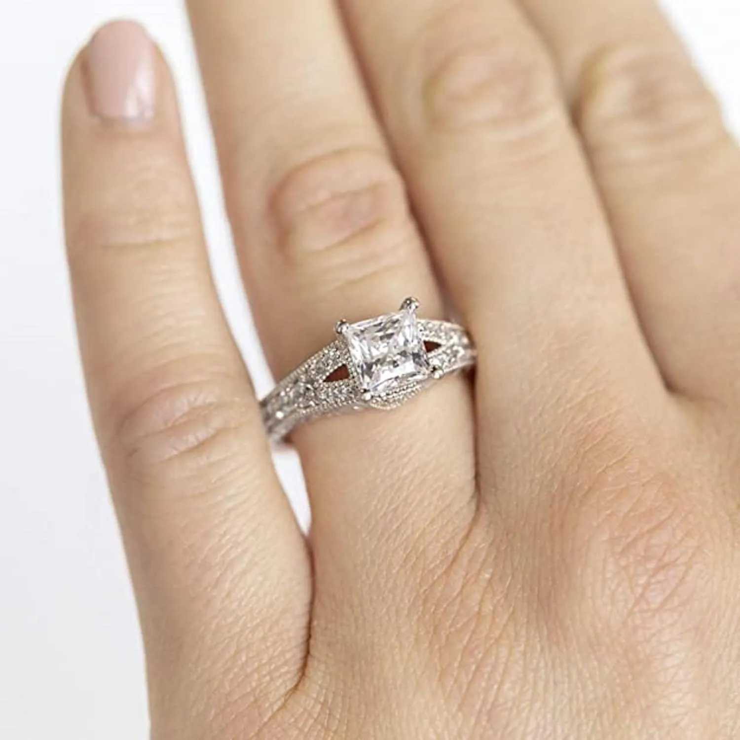 VINSON 2 Ct Princess Cut VVS1 Clarity Colorless Moissanite Diamond nfinity Accent Engagement Ring for Women
