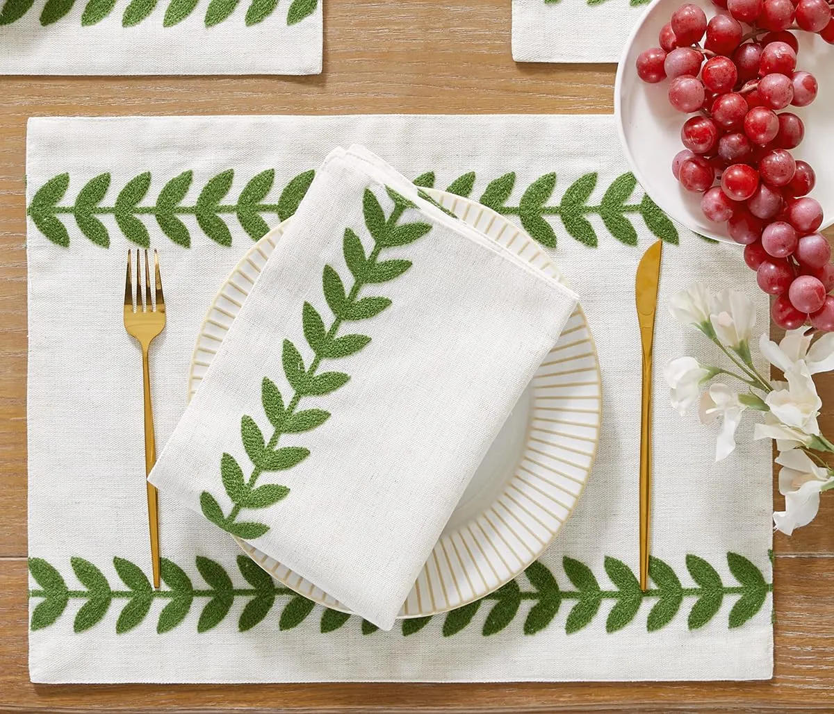 Wracra Embroidered Placemats, 13 x 18 Inch Set of 6 Placemats, Irregular Willow Rustic Place Mats for Kitchen Table and Heat Resistant, Green 6PCS