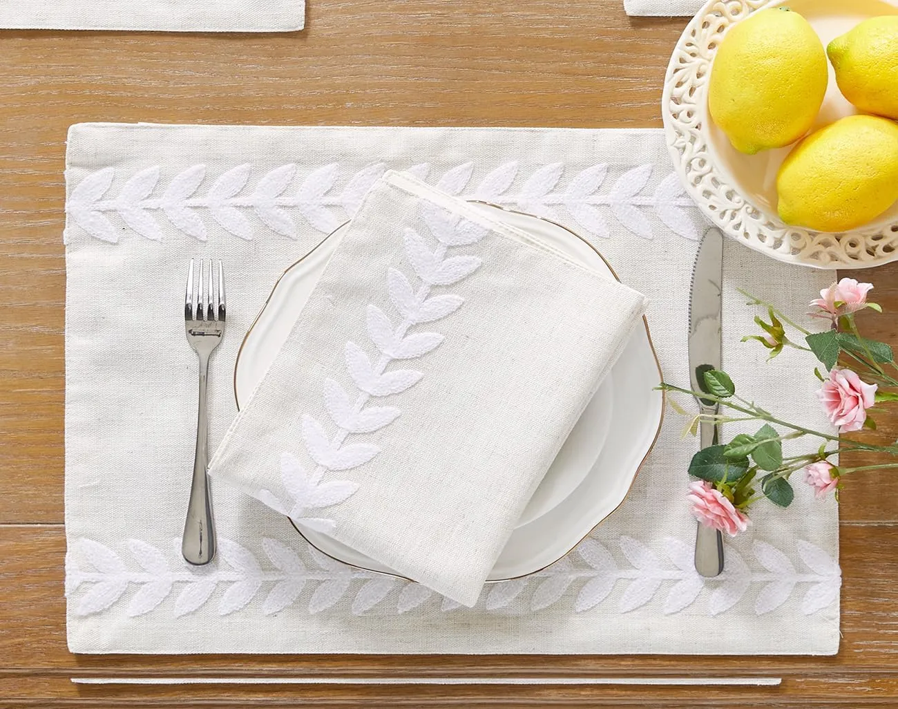 Wracra Embroidered Placemats, 13 x 18 Inch Set of 6 Placemats, Irregular Willow Rustic Place Mats for Kitchen Table and Heat Resistant, White 6PCS
